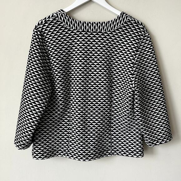 Chico's Travelers Jacket Size 2/L Geo Print Black White Moto Zipper Light Coat - Picture 3 of 6